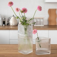 Vase à fleurs décoratif de table pour la maison en gros Vase en verre de couleur bleue verticale en forme de triangle