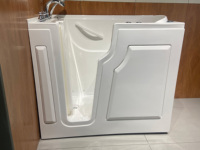Douche d'angle en acrylique Porte à remous Baignoire autoportante confortable avec fonction de massage Baignoire de plain-pied de style chaud