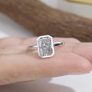 Bague de fiançailles Messi Jewelry MSR-2106 en or 18 carats avec diamant de laboratoire taille radiant - Product Image 2