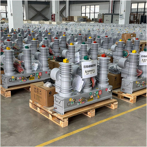 ZW32 6.6kV 60Hz เบรกเกอร์สูญญากาศแบบติดตั้งบนเสา สามเฟส แรงดันปานกลาง พร้อมระบบรีคลอเซอร์อัตโนมัติ ความสามารถในการตัดวงจร 25kA - Product Image 2
