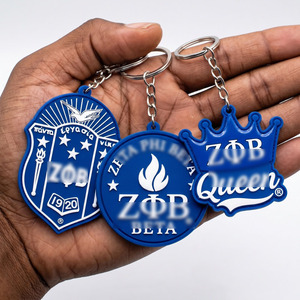 Portachiavi in PVC Ecologico con Lettere Greche Blu Reale e Bianche, Stile Ispirato alla Serie Sorority, Regalo per Celebrazioni e Adesioni - Product Image 1