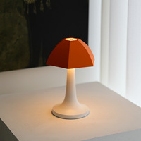 Lampe de table LED moderne en forme de champignon, à piles, avec commande tactile, design petit parapluie pour salon