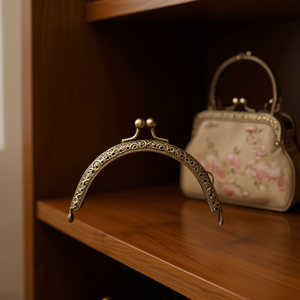 Chiusura per borsa Ilan 8cm con telaio in metallo per manico borsa 36186 - Product Image 2