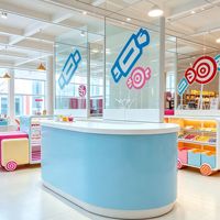 Support et kiosque d'exposition de bonbons personnalisés de haute qualité CIRI OEM avec éclairage LED et design étanche pour les magasins de détail