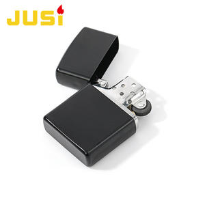 Briquet JUSI Nouveau Rétro Personnalisé Vintage à Essence Peinture Noire Coupe-Vent à Engrenages - Product Image 6