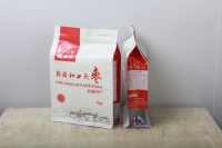 Sachet à fond carré mat imprimé sur mesure 250g 500g en PE de qualité alimentaire avec fermeture éclair pour l'emballage de dattes rouges et de biscuits – Vente en gros