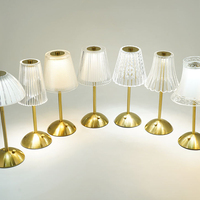 Lampe de table en laiton avec abat-jour en verre transparent côtelé pour chambre à coucher, chevet, salon