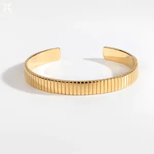 Wholesale Custom Non-Tarnish PVD 18K Gold Plated Stainless Steel Bracelet Vertical Texture Open Cuff Bangle For Men ODM Supply
