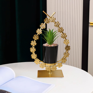 Sculpture de plante en pot simulée en fer forgé géométrique nordique, décoration artistique minimaliste en métal pour salon, idéale pour baptême - Product Image 1
