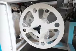 Máquina Envolvedora Automática de Túnel de Termoencogimiento con Película de Calor POF, Controlada por PLC, para Empaquetado de Textiles, con Velocidad de 15-20 Piezas/min - Product Image 6