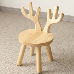 Taburete de Madera Maciza con Forma de Ciervo, Color Natural, Silla Infantil de Estilo Nórdico con Temática Animal - Product Image 1
