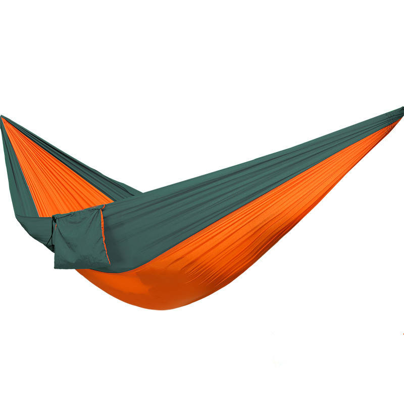 สีเขียวเข้มและสีส้ม