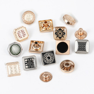 Boutons de <span class=keywords><strong>couture</strong></span> carrés personnalisés en alliage de zinc de 2 cm, émail lavable, clips à pression pour bébé avec logo pour vêtements, 50 ensembles pour Thobe - Product Image 5