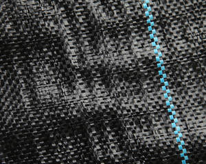 Paillasson en plastique tissé <span class=keywords><strong>agricole</strong></span> pour le jardinage Film de paillis en tissu paysager Coupe personnalisée Couvre-sol moulé pour le contrôle des mauvaises herbes - Product Image 4