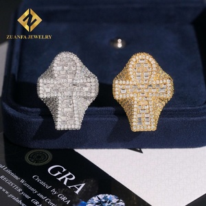 Anillo de Lujo Estilo Cruz de Jesús con Incrustaciones de Diamantes de Imitación, Chapado en Oro sobre Plata 925, Moissanita VVS, Estilo Rapero Hip Hop - Product Image 1