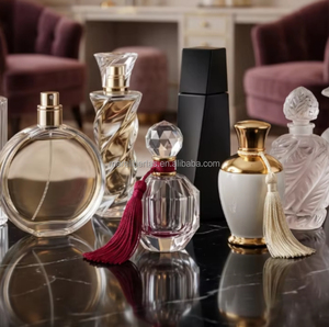 Perfume Masculino con Detalles en Dorado, Aroma Ligero y Duradero, Fragancia Fresca y Amaderada, Set de Regalo en Caja para Navidad - Product Image 2