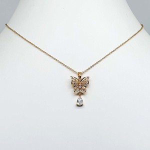 Collana con Ciondolo a Farfalla alla Moda - Product Image 1