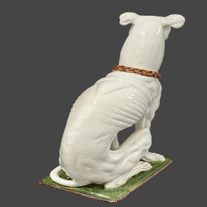 Sculpture d'animal réaliste en résine sur mesure, sculpture artistique de chien mignon peinte, statue en fibre de verre colorée de style dessin animé - Product Image 1