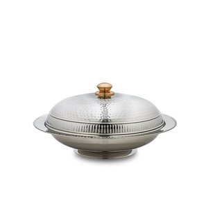 Plateau de service classique en acier inoxydable avec couvercle en dôme pour une restauration traditionnelle et moderne - Product Image 4
