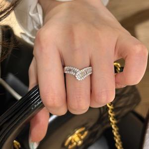 Bague en argent pur S925 avec diamants complets, motif étoile de rivière, chevrons, luxe haut de gamme, exquise avec une lumière scintillante - Product Image 4