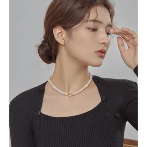 Collar de Moda Versátil para Mujer, Estilo Lujoso y Ligero, con Perlas de Agua Dulce, Diseño Elegante y Sencillo para Uso Diario - Product Image 4