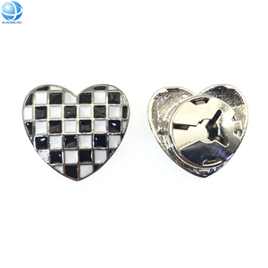 Mới Đến Hình Trái Tim Men Nút Bao Gồm Phụ Nữ Áo Sơ Mi Áo Ăn Mặc Chỉnh Trang Nút Clip Clasp Có Thể Tháo Rời Nút Bìa - Product Image 4