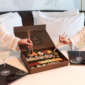 Chất lượng cao sang trọng màu đen bóng Sushi bánh pizza đưa ra hộp tùy chỉnh từ cứng nhắc bao bì Sushi hộp với thiết kế tùy chỉnh - Product Image 6