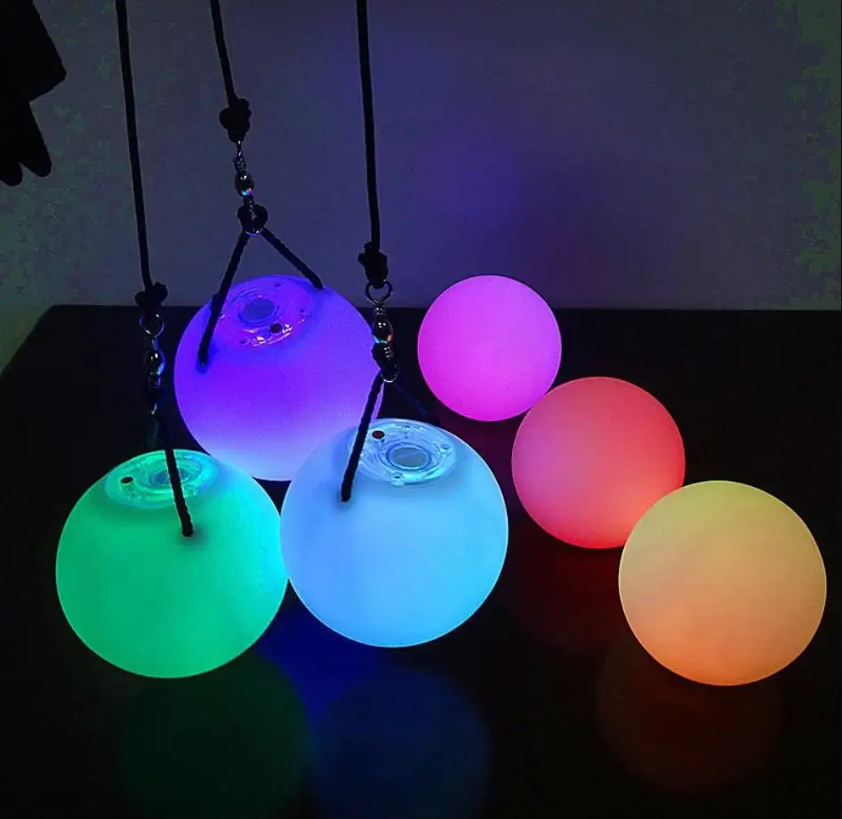 ขายส่งเปลี่ยนสี LED Poi ลูกไฟขึ้นด้วยสายกระพริบเต้นรําท้อง LED Ball ของเล่นสําหรับไนท์คลับปาร์ตี้คริสต์มาส