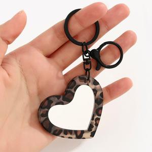 Porte-clés miroir en acrylique motif léopard, étoile et cœur, miroir de maquillage portable, breloque de sac mignonne, porte-clés de voiture pour femme - Product Image 5