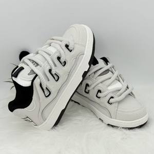 Nouvelles Chaussures Décontractées pour Hommes à Plateforme de Haute Qualité, Design Simple et Tendance, Talons Épais Amortis, Polyvalentes pour le Skateboard - Product Image 4