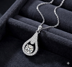 Élégantes chaînes de cou en argent sterling plaqué or à motif croisé, ornées de pendentifs en forme de goutte d'eau - Product Image 2