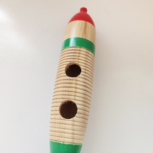 Guiro en bois massif naturel peint, en gros, pour la maternelle, jouet de percussion pour l'éducation préscolaire - Product Image 3