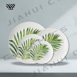 Collection d'assiettes en porcelaine imprimées <span class=keywords><strong>aquarelle</strong></span> de <span class=keywords><strong>feuille</strong></span> de <span class=keywords><strong>palmier</strong></span> vibrante avec détails de verdure tropicale - Product Image 5