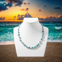 Collier ras du cou délicat en pierres naturelles de turquoise bleue, perles irrégulières carrées, pour femme