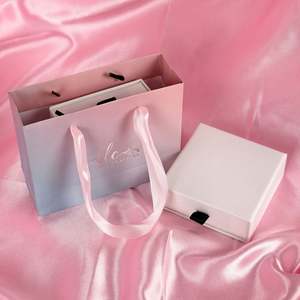 Bolsas de Regalo al por Mayor, Bolsa con Logotipo Personalizado, Bolsa de Papel Blanca de Lujo para Comercio Minorista, Bolsa de Compras para Boutique con Impresión - Product Image 4