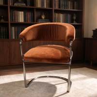 Fauteuil de salle à manger en velours caramel, structure en métal chromé, chaise d'appoint à dossier incurvé de style mid-century pour salle à manger ou bureau
