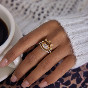 Juego de Anillos de Cristal Chapados en Oro con Piedras de Circonio, Diseño de Corona, Unisex, para Uso Diario - Product Image 2