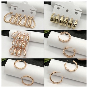 <span class=keywords><strong>Orecchini</strong></span> Xuping in oro 14K 18K 24K, <span class=keywords><strong>orecchini</strong></span> <span class=keywords><strong>a</strong></span> cerchio con grandi diamanti e cristalli, <span class=keywords><strong>orecchini</strong></span> <span class=keywords><strong>a</strong></span> <span class=keywords><strong>clip</strong></span> placcati oro 18K, <span class=keywords><strong>orecchini</strong></span> alla moda per donna - Product Image 5