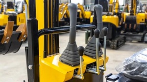 EPA Engining Made in China Mini Excavadora 800kg 0,8 Ton Nueva Excavadora Precio 0,8 Ton 1.0ton Excavadora sobre orugas usada - Product Image 6