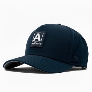 Gorras de Béisbol Personalizadas con Logotipo de Goma, 5 Paneles, Azules, de Secado Rápido, Deportivas, Estructuradas, Impermeables, con Orificios Cortados con Láser y Cierre a Presión - Product Image 1