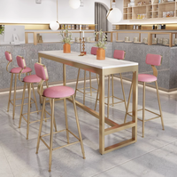 Table de comptoir de bar longue en bois de conception moderne nordique avec pied haut pour l'école à la maison ou le salon comprend un ensemble de chaises de magasin de thé