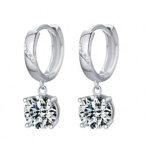 Pendientes de Plata de Ley S925, Pendientes de Moissanita, Pendientes de Oro Blanco con Cuatro Puntas, Pendientes de Plata Pura con Moissanita - Product Image 1