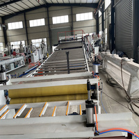 Ligne de production de feuilles de plastique PP PE PVC à économie d'énergie, extrudeuse de panneaux en plastique expansé pour panneaux imperméables de construction