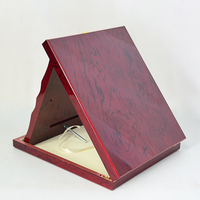 Boîte en bois rouge de forme rectangulaire avec plaque dorée, plaques de certificat, récompenses, plaque en bois personnalisée, récompenses MH-T332