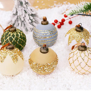 Boule de Noël en plastique rouge avec pompon, 8 cm, 12 pièces, décorations de Noël peintes à la main, paillettes floquées, perles - Product Image 1