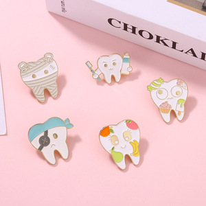 Diseño personalizado lindo <span class=keywords><strong>dientes</strong></span> broche médico esmalte Pin Oral Doctor enfermera solapa insignia para el Día Nacional o Halloween - Product Image 2