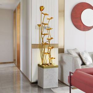 Fuente de agua moderna minimalista de pie con diseño de loto dorado para decoración de la entrada de la sala de estar - Product Image 2