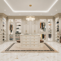 Dressing de luxe avec îlot en marbre courbé et banc rembourré, armoire classique à panneaux surélevés, direct usine