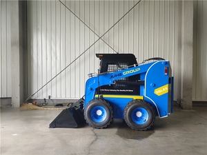 Minicargadora JH60 Compacta para Construcción, Paisajismo y Agricultura con Radio de Giro Reducido y Accesorios Intercambiables - Product Image 3