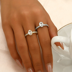 Bague en alliage de métal précieux sertie de diamants de laboratoire ovales de forme œuf de pigeon luxueux, mariages français, fêtes de fiançailles, exquise - Product Image 5